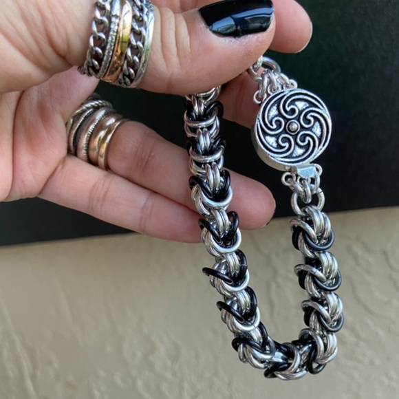 Celtic chain bracelet . handcrafted silver & black maille bizantine links - Picture 2 of 16